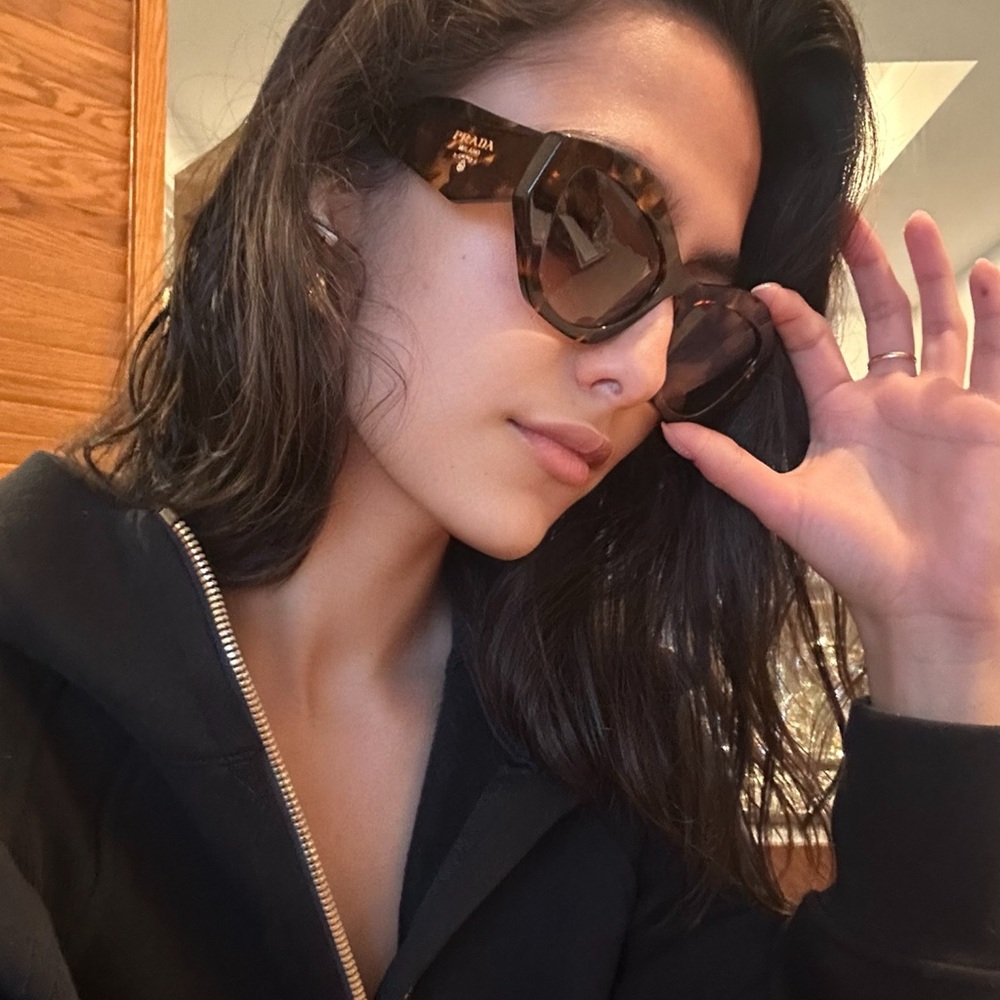 Prada Tortoise Shell Women's Sunglasses - Picture 8 of 8